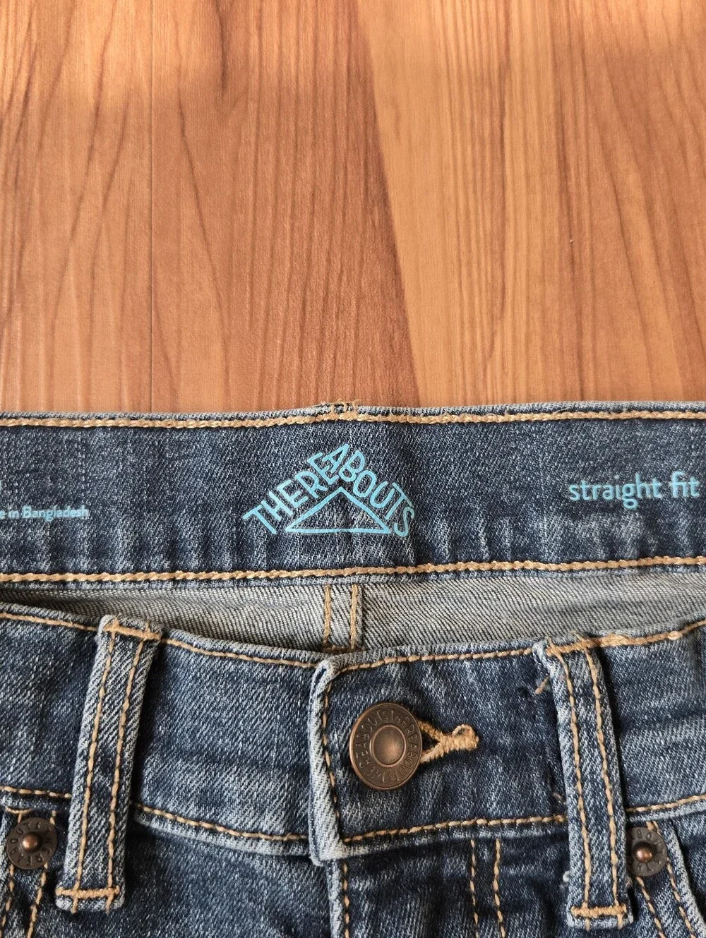 Classic Kids size 10 Straight-Leg Jeans in Medium Blue EUC Thereabouts